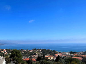 Moderne, luxuriöse Villa an der Côte d'Azur — Immobilien-Suchservice von Bauträgern und Eigentümern GEOLN.COM. Foto 12