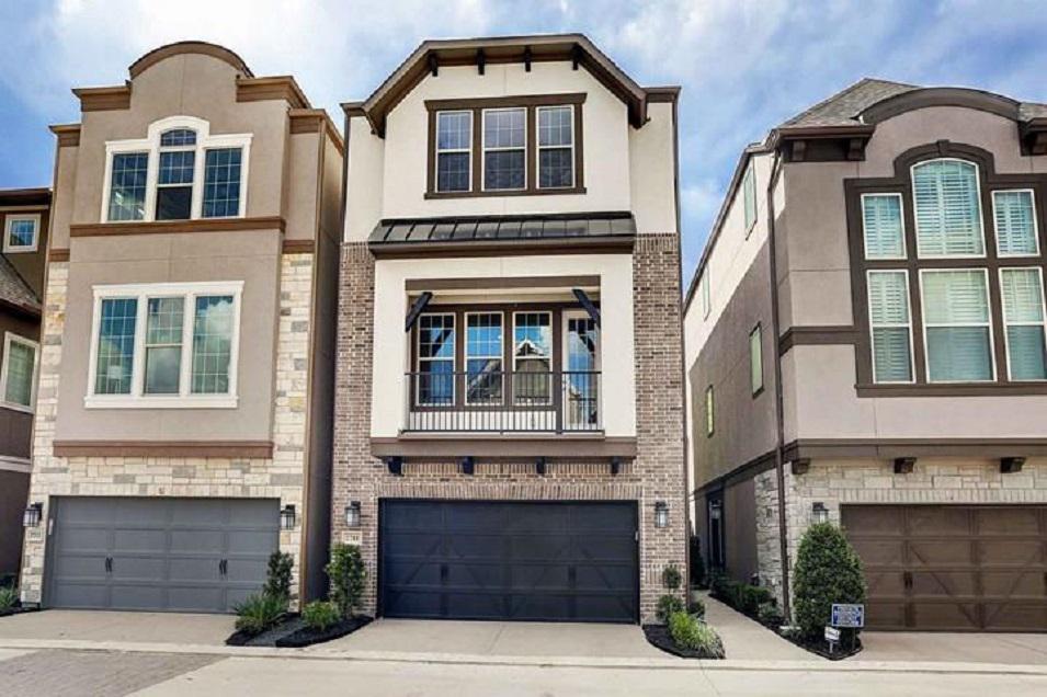 Real estate in Royal Oaks Square - City Homes — look at the real estate search engine GEOLN.COM. Photo 1