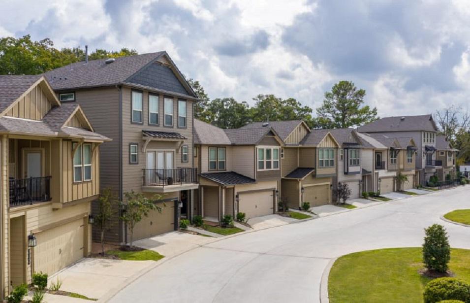 Nieruchomości w Avondale On Main Street — spójrz na wyszukiwarkę nieruchomości GEOLN.COM. Zdjęcie 1