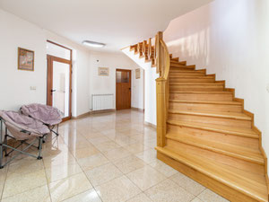 Exklusive Hausgelegenheit zum Verkauf — Immobilien-Suchservice von Bauträgern und Eigentümern GEOLN.COM. Foto 3