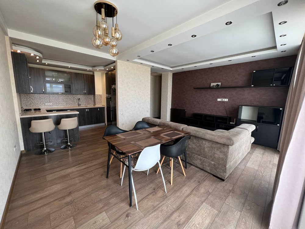 3-кімнатна квартира з панорамним видом у Діді Дігомі — Пошуковик нерухомості від забудовників і власників GEOLN.COM. Фото 1