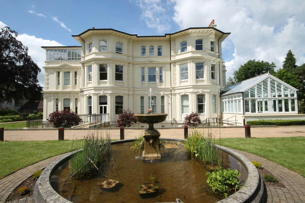 Недвижимость в Audley Willicombe Park — смотрите на поисковике недвижимости GEOLN.COM. Фото 1