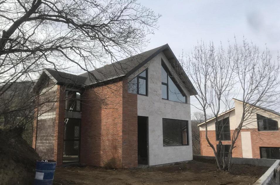 里西湖上的私人住宅 — 来自开发商和业主的房地产搜索引擎 GEOLN.COM. 照片 1