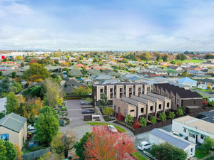 Real estate in 8 Tonga Place — look at the real estate search engine GEOLN.COM. Photo 2