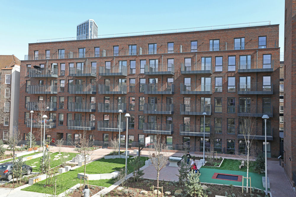 Real estate in Jolles House — look at the real estate search engine GEOLN.COM. Photo 1