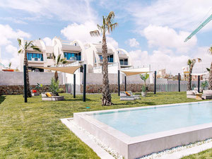 بنغل 3 غرف نوم 80 متر مربع في La Marques Golf ، إسبانيا — ابحث عن عقار قيد الإنشاء أو عقار معاد بيعه مباشرة من المطورين والملاك GEOLN.COM. صورة فوتوغرافية 3