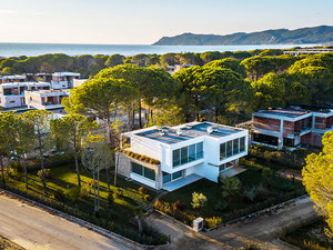 Real estate in SAN PIETRO RESORT LALZY BAY — look at the real estate search engine GEOLN.COM. Photo 4