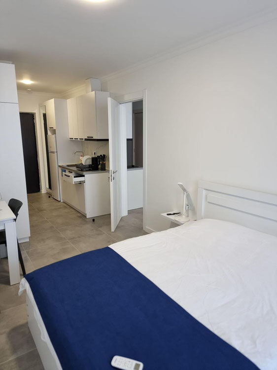 海景和城市景观的公寓 — 来自开发商和业主的房地产搜索引擎 GEOLN.COM. 照片 1