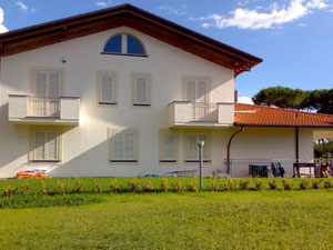 意大利海滨别墅，Forte dei Marmi — 来自开发商和业主的房地产搜索引擎 GEOLN.COM. 照片 10