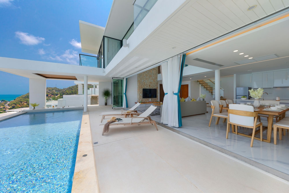 三层泳池别墅，5间卧室，俯瞰大海，欧式风格 — 来自开发商和业主的房地产搜索引擎 GEOLN.COM. 照片 1