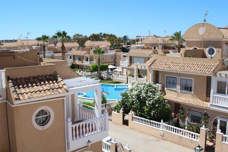 Apartamenty nad morzem w Hiszpanii, Walencji, Cabo Roig — Wyszukiwarka nieruchomości od deweloperów i właścicieli GEOLN.COM. Zdjęcie 1