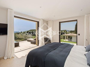 房子在法国，圣特罗佩出售 — 来自开发商和业主的房地产搜索引擎 GEOLN.COM. 照片 5