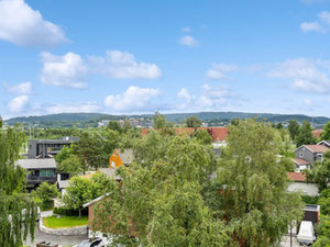 Moderne 3-Zimmer-Eckwohnung im beliebten Tyholt. Gute Sonnen- und Aussichtsmöglichkeiten. Parkmöglichkeiten. Küche von 2019. — Immobilien-Suchservice von Bauträgern und Eigentümern GEOLN.COM. Foto 13