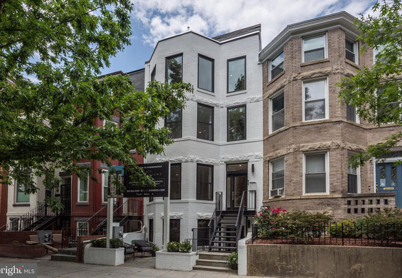 Q Place Condominiums