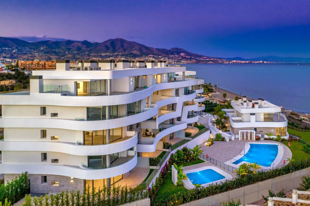 顶层公寓 2 卧室 327 m² 在 La Cala de Mijas, 西班牙 — 来自开发商和业主的房地产搜索引擎 GEOLN.COM. 照片 1