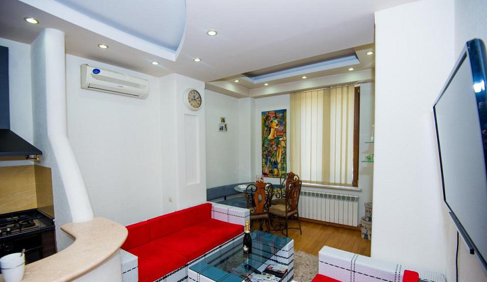 3 кімнатна квартира в Ваке. Квартира без посередника в Тбілісі — Пошуковик нерухомості від забудовників і власників GEOLN.COM. Фото 1