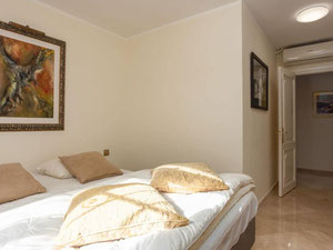 Villa 5 bedrooms 430 m² in Elviria, Spain — Find off-plan property or real estate resale directly from developers and owners GEOLN.COM. Photo 33