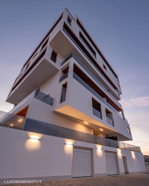 عقار للبيع في Palazzo Rubik — انظر إلى محرك البحث العقاري GEOLN.COM. صورة فوتوغرافية 1