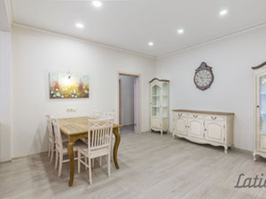 شقة في لاتفيا ، ريغا ، يوغلا — ابحث عن عقار قيد الإنشاء أو عقار معاد بيعه مباشرة من المطورين والملاك GEOLN.COM. صورة فوتوغرافية 3