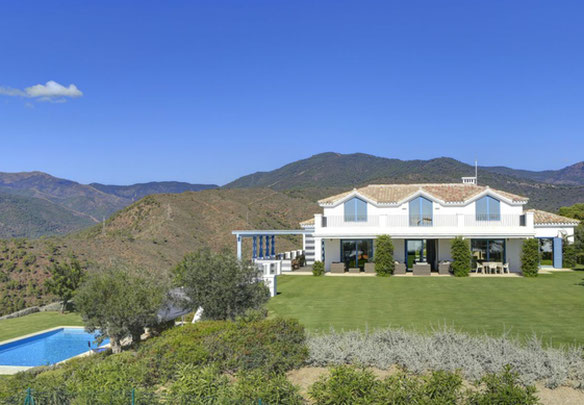 Villa 4 bedrooms 682 m² in Montemayor, Spain