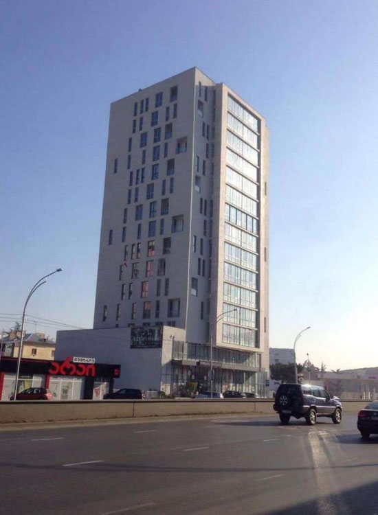 Продається 3-кімнатна квартира. — Пошуковик нерухомості від забудовників і власників GEOLN.COM. Фото 1