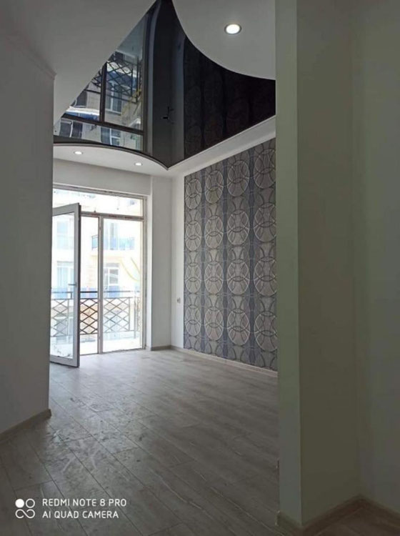 იყიდება 2 ოთახიანი ბინა — უძრავი ქონების ყიდვა და მფლო ბელებისგან GEOLN.COM. ფოტო 1