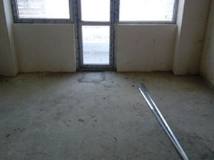 在新建筑中出售的黑色框架 — 来自开发商和业主的房地产搜索引擎 GEOLN.COM. 照片 2