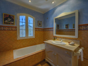 别墅 6 间卧室 693 平方米，位于西班牙马贝拉湾 — 来自开发商和业主的房地产搜索引擎 GEOLN.COM. 照片 29