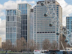 房地产在 One Casson Square — look at the real estate search engine GEOLN.COM. 照片 2