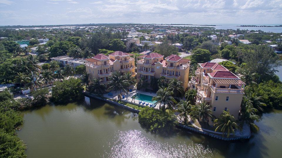 房地产在 Ambergris Lake Villas — look at the real estate search engine GEOLN.COM. 照片 1