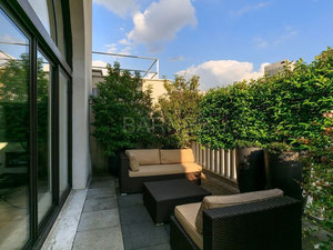 Apartment in France, Courbevoie — Find off-plan property or real estate resale directly from developers and owners GEOLN.COM. Photo 3