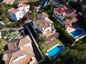 فيلا 4 غرف نوم 433 متر مربع في Guadalmina Alta ، إسبانيا — ابحث عن عقار قيد الإنشاء أو عقار معاد بيعه مباشرة من المطورين والملاك GEOLN.COM. صورة فوتوغرافية 14