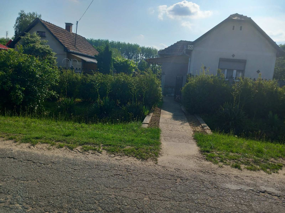 בית למכירה עם כל השירותים. שמך הוא הונגריה. — חיפוש נדל"ן מפרטי ומקבלן GEOLN.COM. תמונה 1