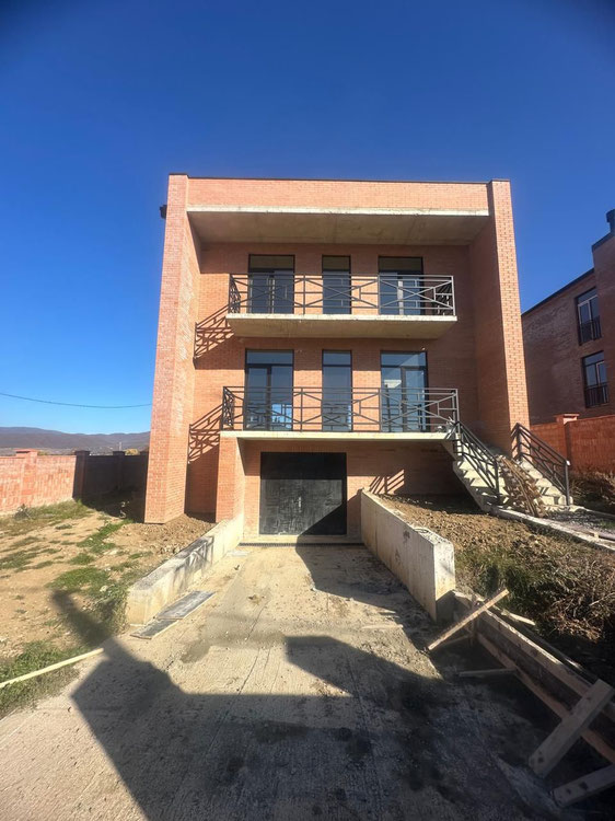 Продаж будинку — Пошуковик нерухомості від забудовників і власників GEOLN.COM. Фото 1