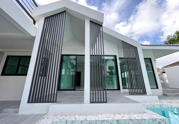  Luxurious House with Pool for Sale in Chalong