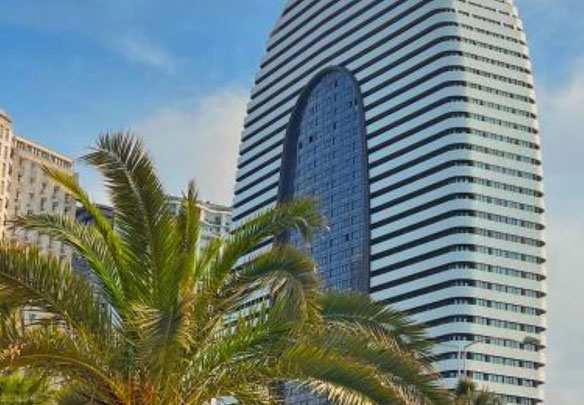 Studio w ramie Alliance Lane White