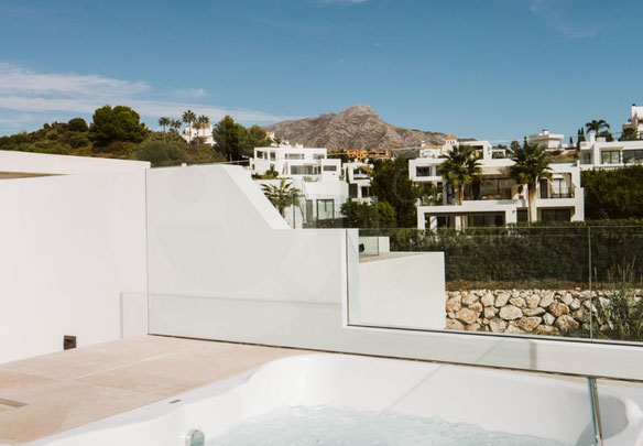 Townhouse 3 bedrooms 255 m² in Nueva Andalucia, Spain