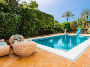 Villa 5 bedrooms 430 m² in Elviria, Spain — Find off-plan property or real estate resale directly from developers and owners GEOLN.COM. Photo 4