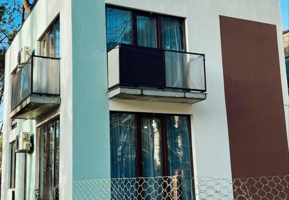 Продається будинок біля моря