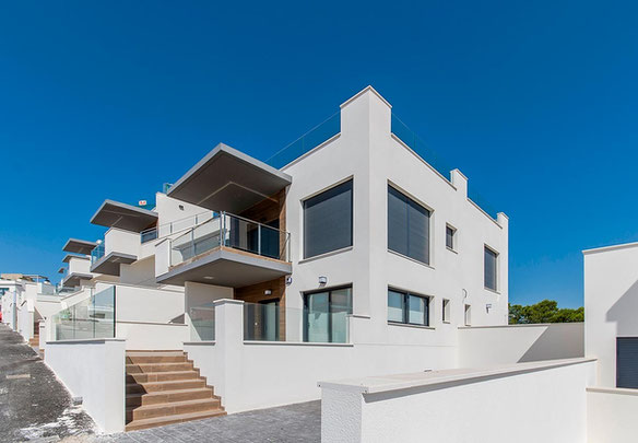 Bungalow 2 bedrooms 92 m² in Ciudad de las Comunicaciones, Spain