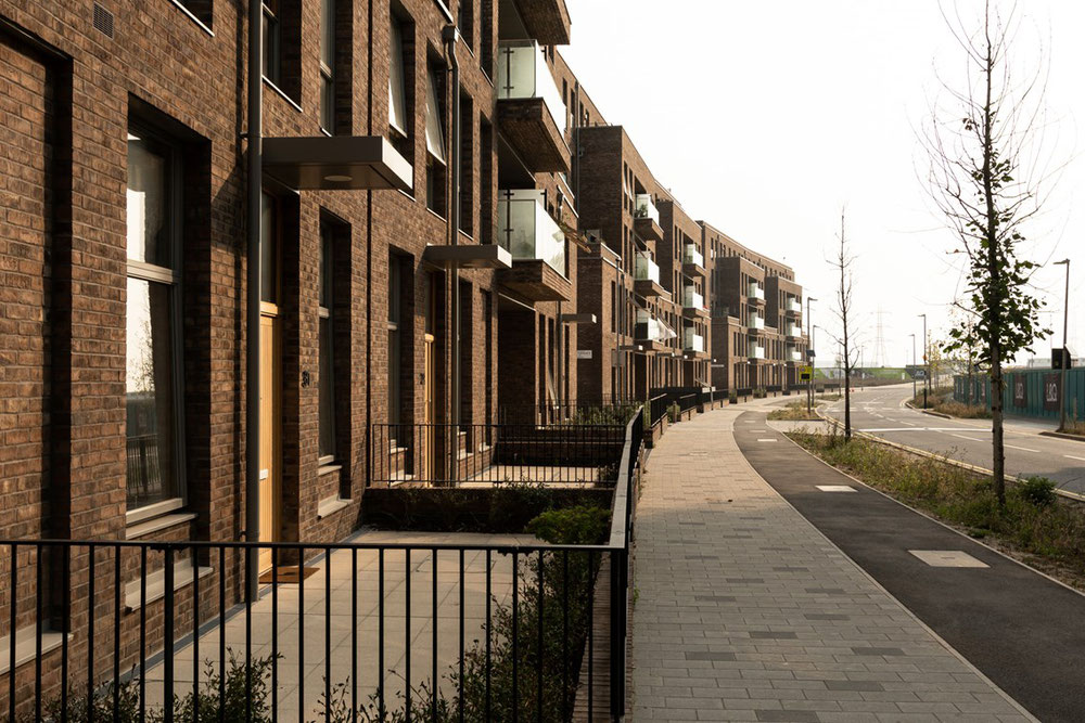 Real estate in Fielders Quarter — look at the real estate search engine GEOLN.COM. Photo 1