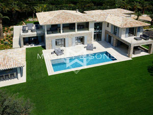 房子在法国，圣特罗佩出售 — 来自开发商和业主的房地产搜索引擎 GEOLN.COM. 照片 2