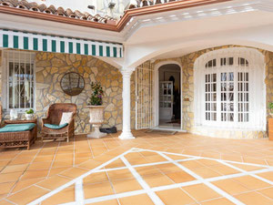Villa 5 bedrooms 430 m² in Elviria, Spain — Find off-plan property or real estate resale directly from developers and owners GEOLN.COM. Photo 8