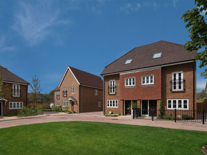 Real estate in Tadworth Gardens — look at the real estate search engine GEOLN.COM. Photo 3