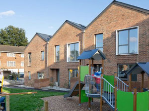 房地产在 Ravensdale and Rushden — look at the real estate search engine GEOLN.COM. 照片 3