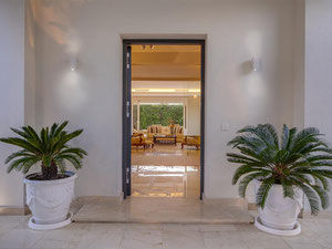 Villa 5 bedrooms 477 m² in Guadalmina Baja, Spain — Find off-plan property or real estate resale directly from developers and owners GEOLN.COM. Photo 4