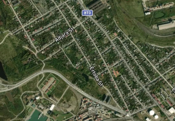 Продається 7-кімнатний приватний будинок у Поті терміново!