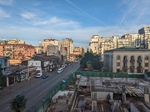 黑色框架在巴图米中心 — 来自开发商和业主的房地产搜索引擎 GEOLN.COM. 照片 3