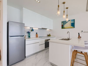 Велика 5-кімнатна вілла з басейном та видом на море в житловому комплексі на схилі — Пошуковик нерухомості від забудовників і власників GEOLN.COM. Фото 2