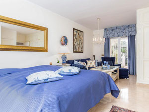 Villa 5 bedrooms 430 m² in Elviria, Spain — Find off-plan property or real estate resale directly from developers and owners GEOLN.COM. Photo 18